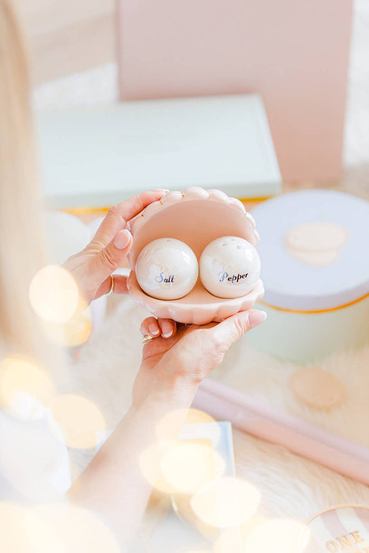 YVONNE ELLEN SHELL SALT & PEPPER SHAKERS