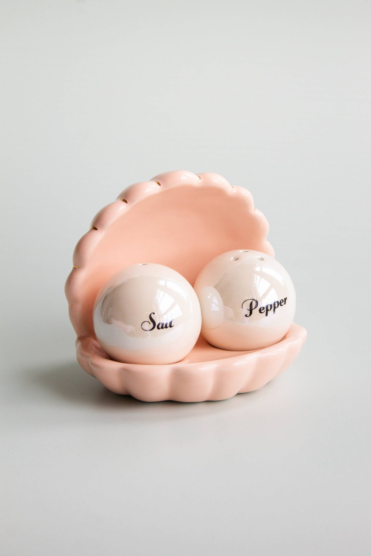 YVONNE ELLEN SHELL SALT & PEPPER SHAKERS